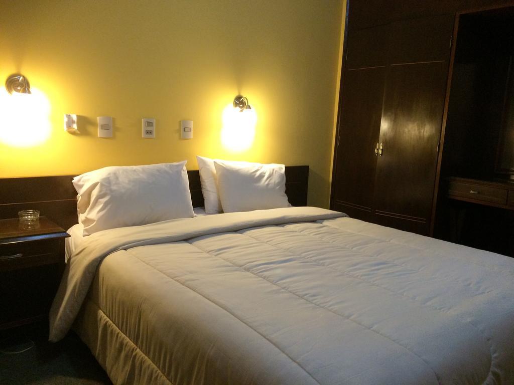 Hotel Manduvira Asunción Zimmer foto